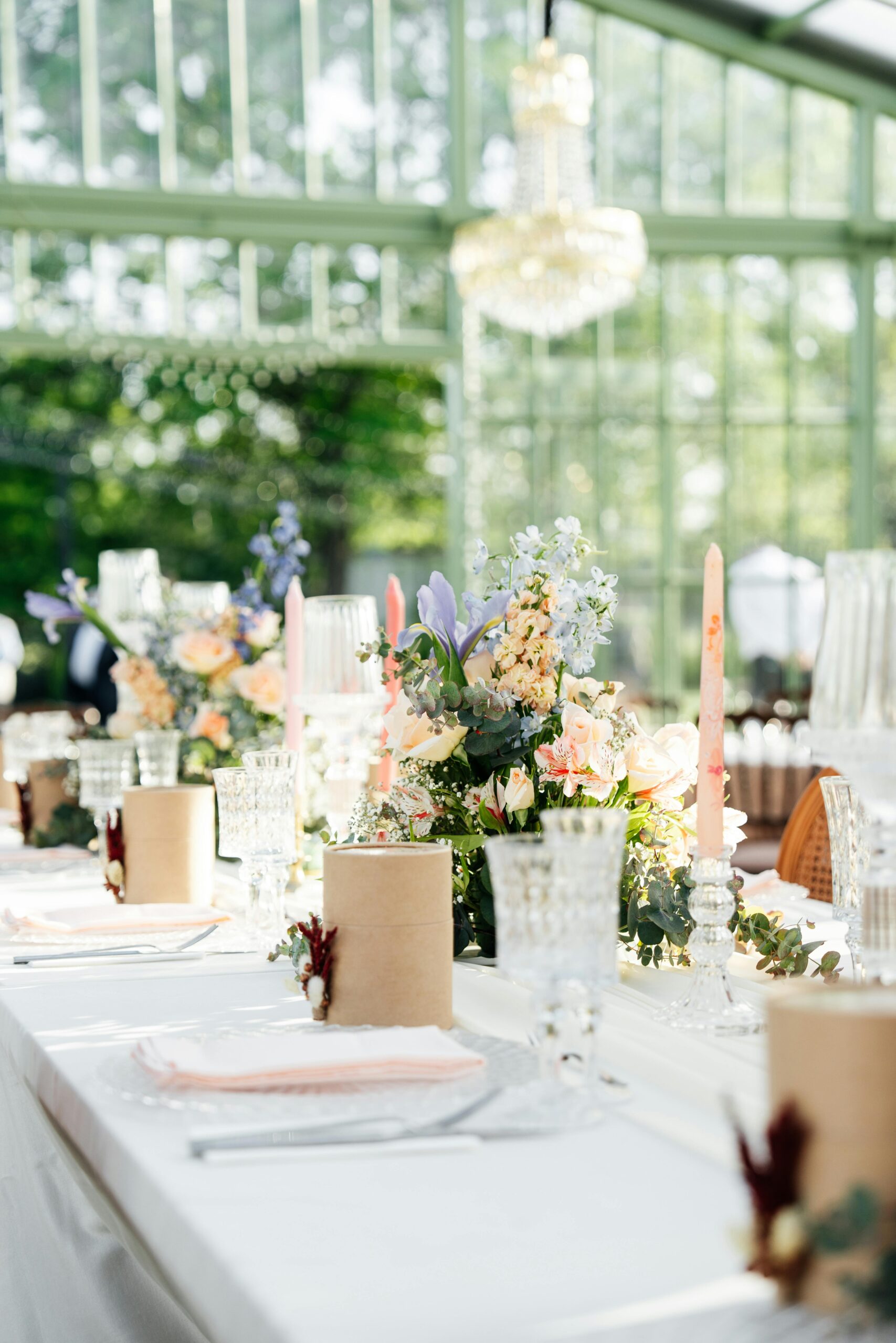 Detailansicht eines luxuriösen Hochzeits-Settings geplant von einer Hochzeitsplanerin LISÈYA